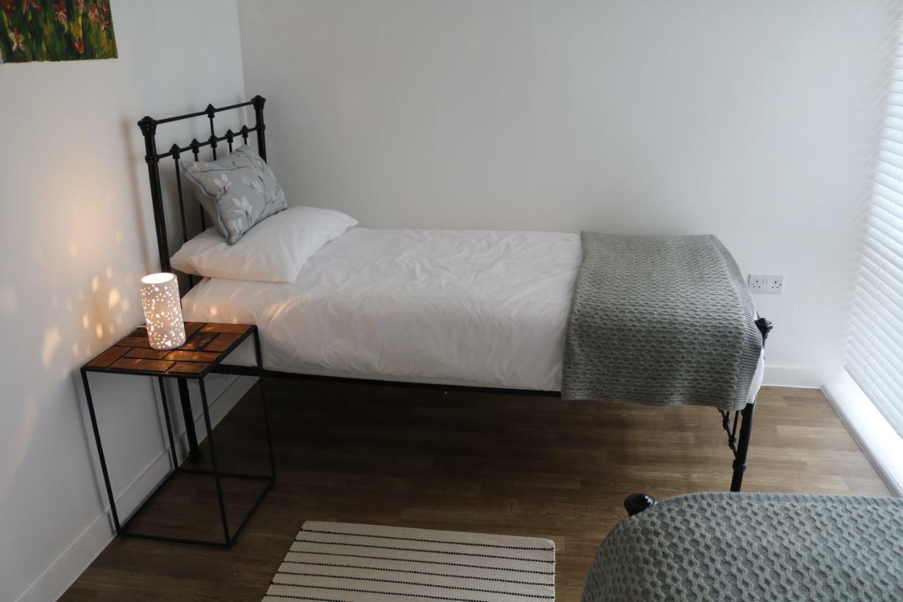 City Apartment Winchester Extérieur photo