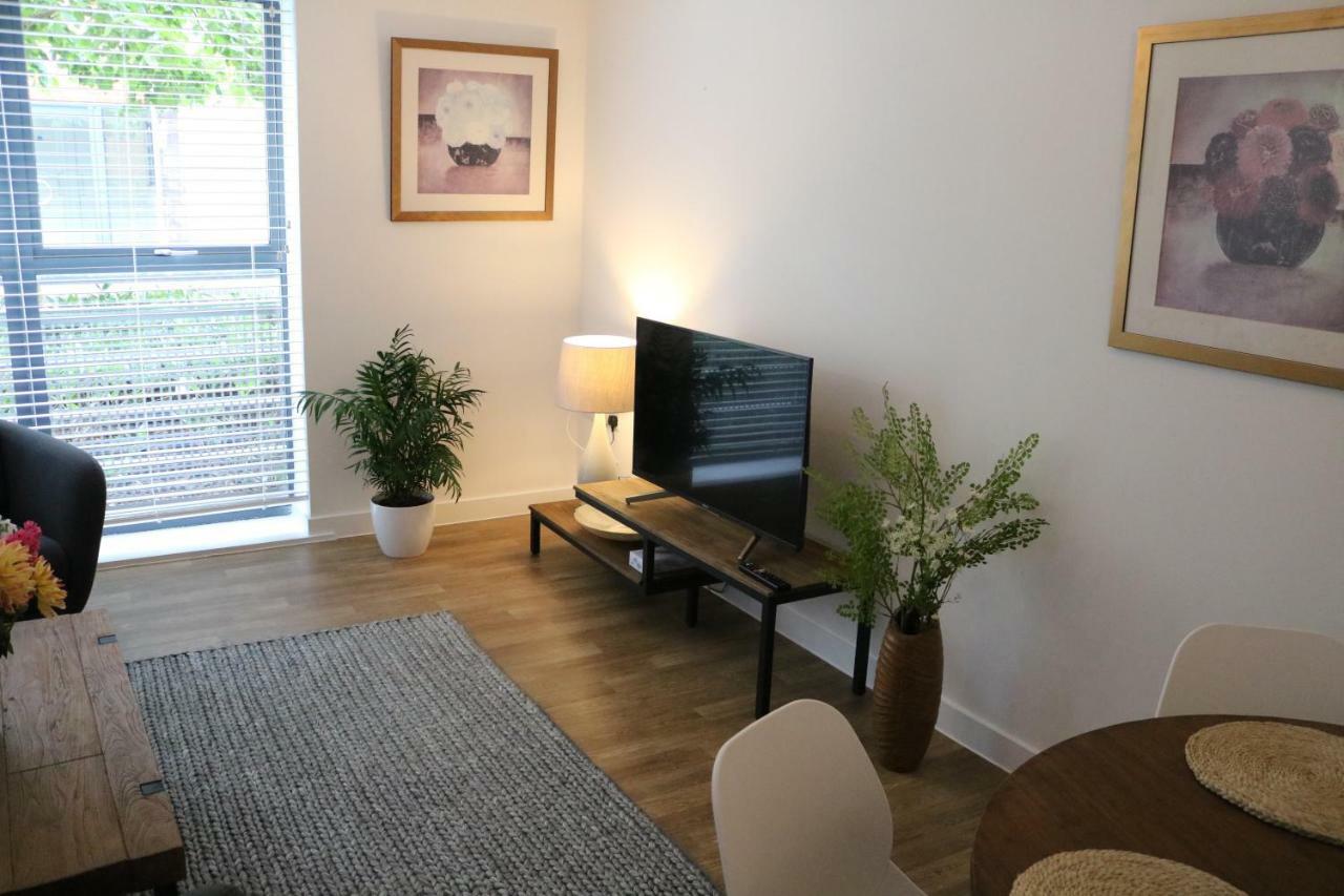 City Apartment Winchester Extérieur photo